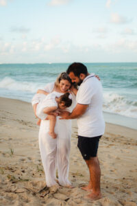 ensaio gestante e familia na praia